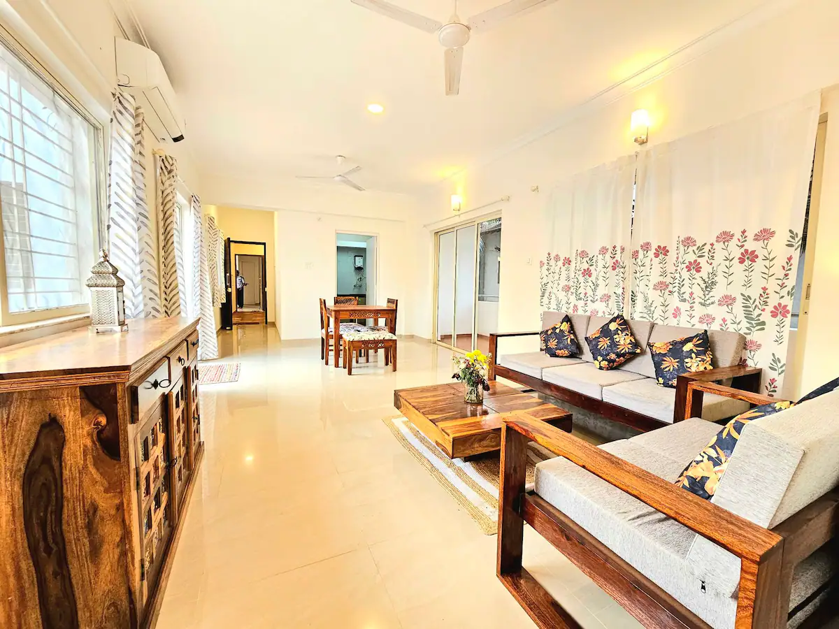 2BR cozy apartment with Pool, Near Neo Majestic, Goa