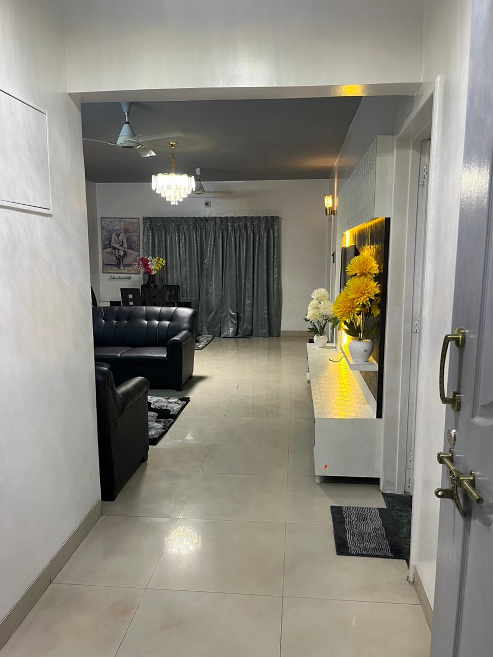 Luxury Apartments by Royal Luxor Stay: Koregaon Park - Tap to explore photos