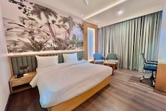 Hotel The paramount pride(Delhi Road), Meerut