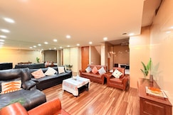 Hilltop Hideaway Party Friendly Spacez Pool Villa, Mumbai