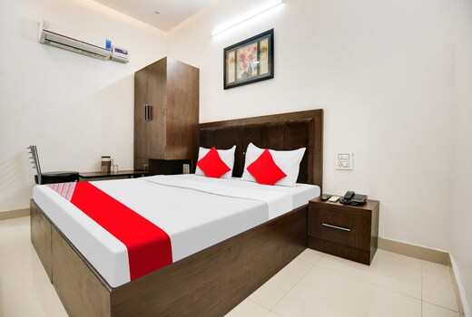 Hotel O King Star Residency