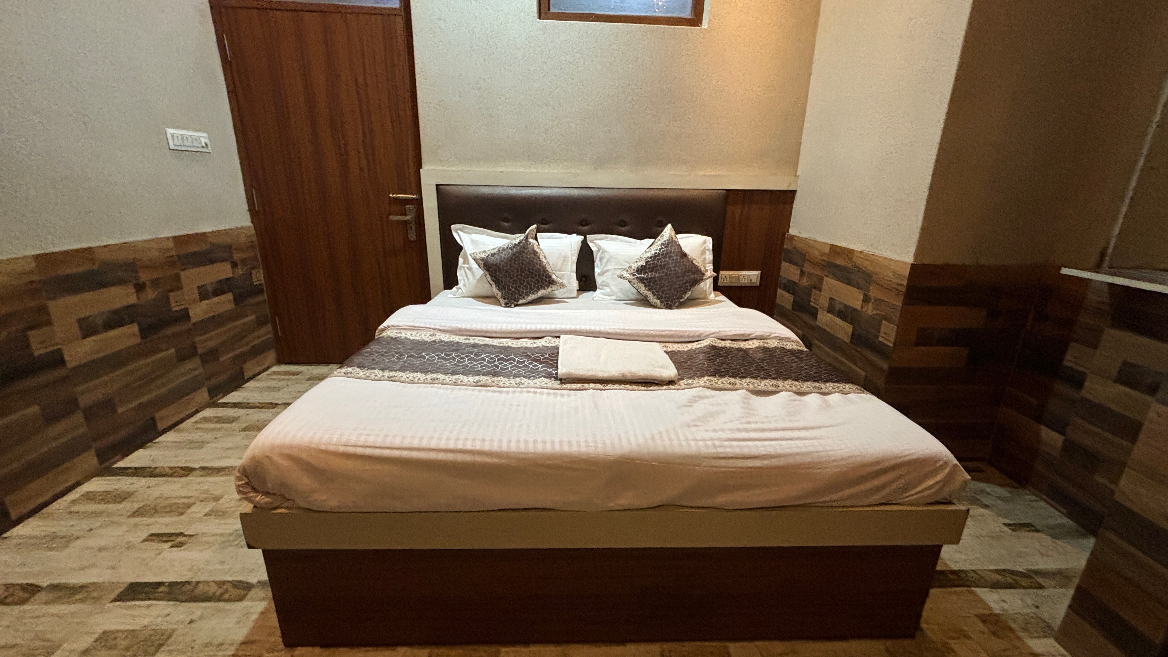 Hotel Maitri Inn - Tap to explore photos