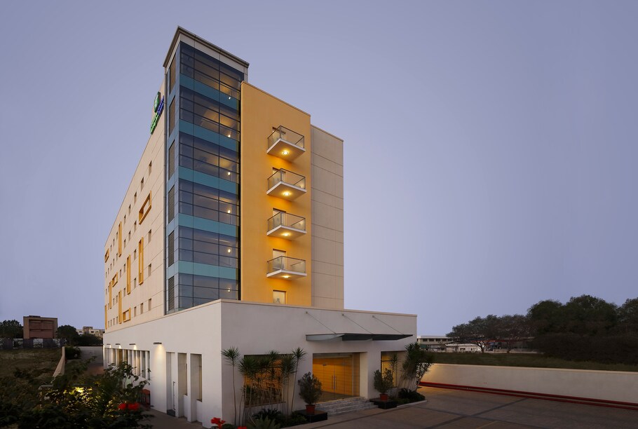 Holiday Inn Express Nashik Indira Nagar Nasik Hotel Price, Address
