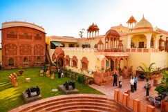 SUROTH MAHAL HOTEL & RESTAURENT, Hindaun
