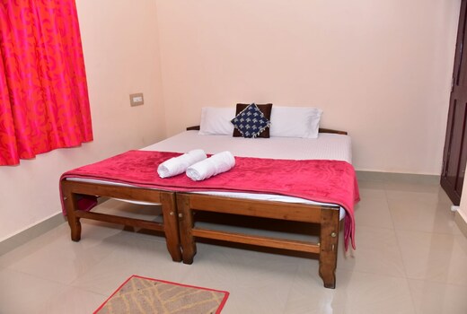 Daiwik Home Stay | Rooms & Caretaker