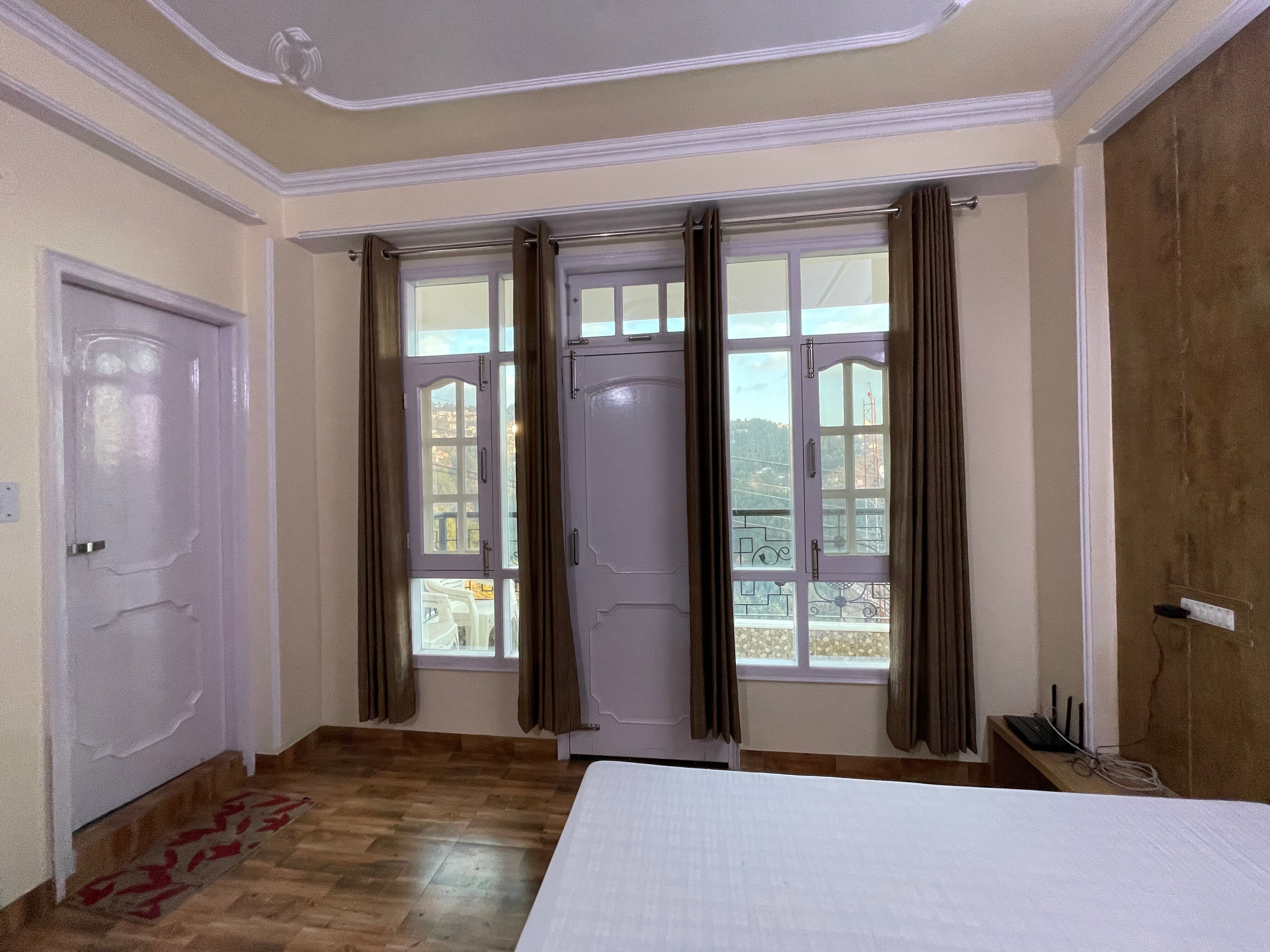 De' Conifers Homestay - Tap to explore photos