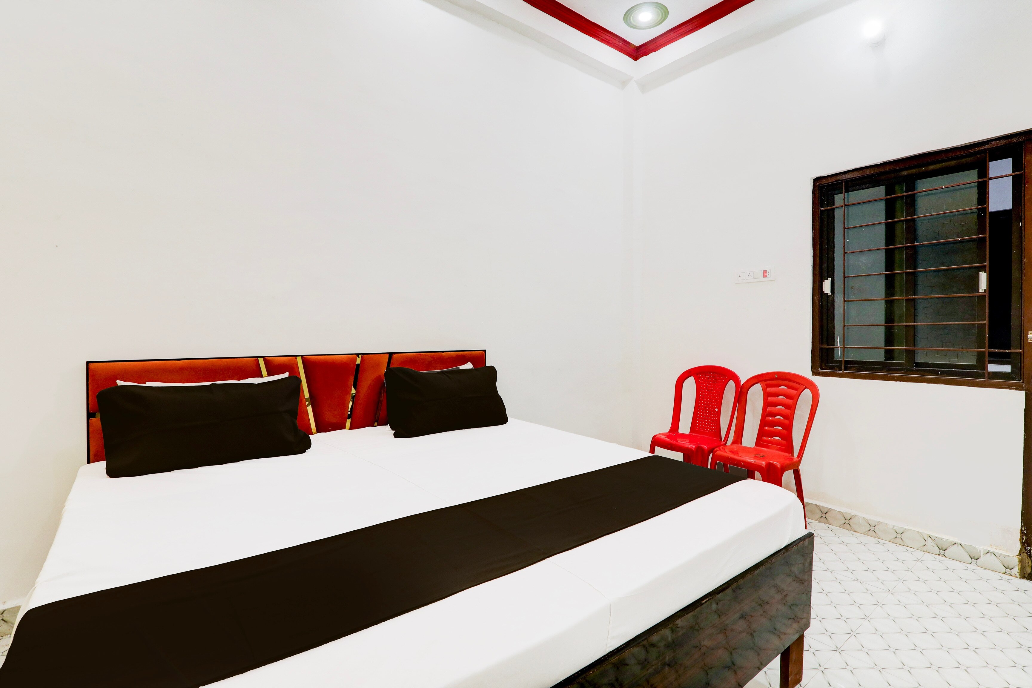 Hotel O sadhna Palace - Tap to explore photos