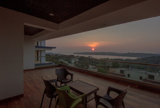 Kuber Mandovi Bay
