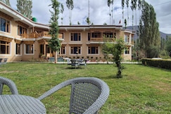 The hill crest hotel