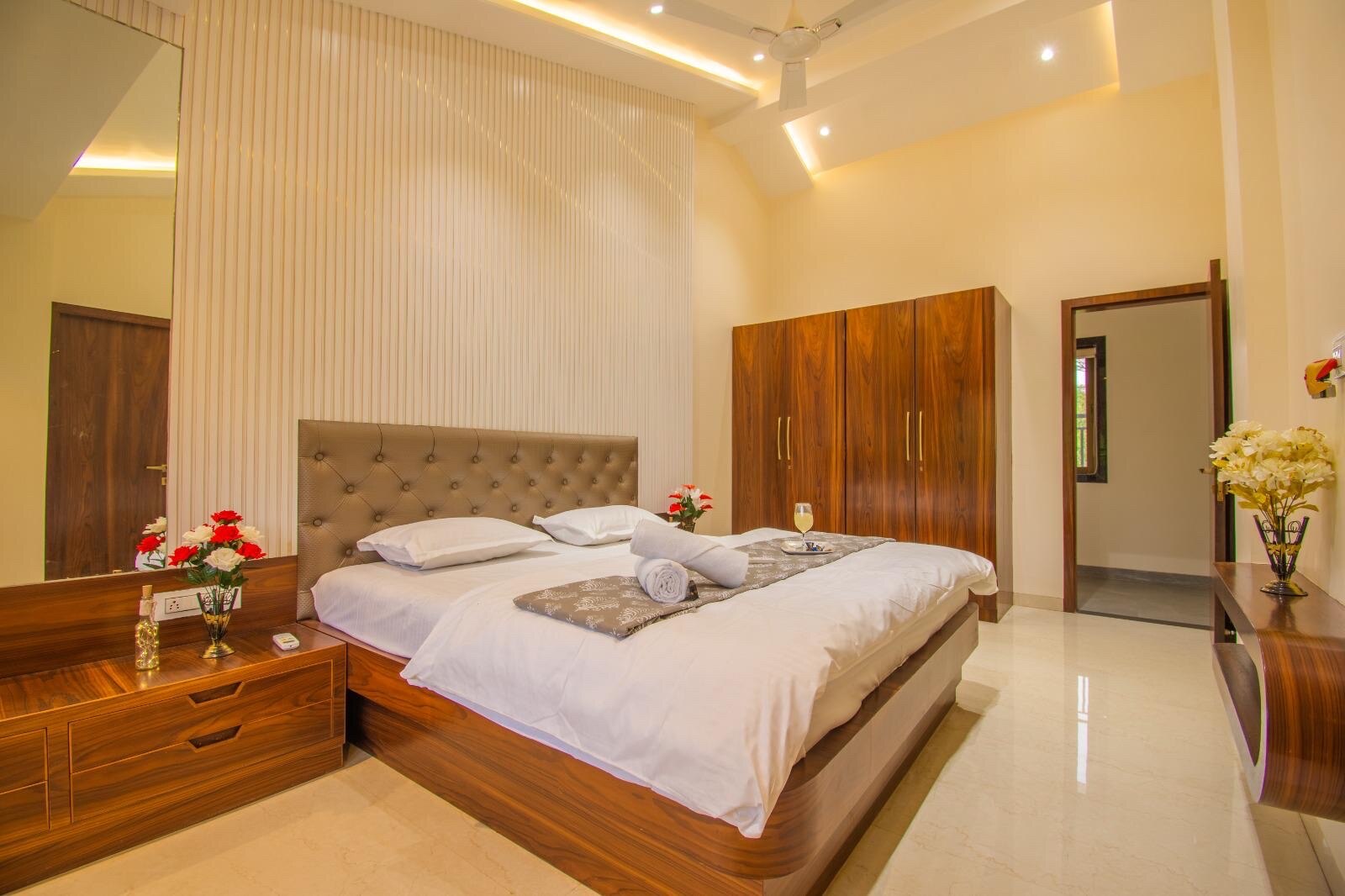 Kehri Villa 3BHK with Private Pool in Gold Valley - Tap to explore photos