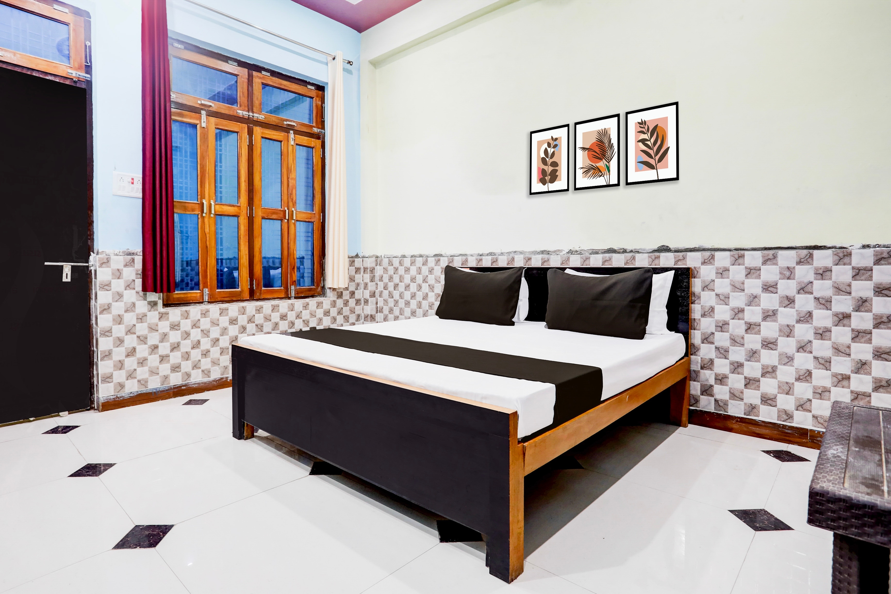 HOTEL O SUMERPUR INN - Tap to explore photos