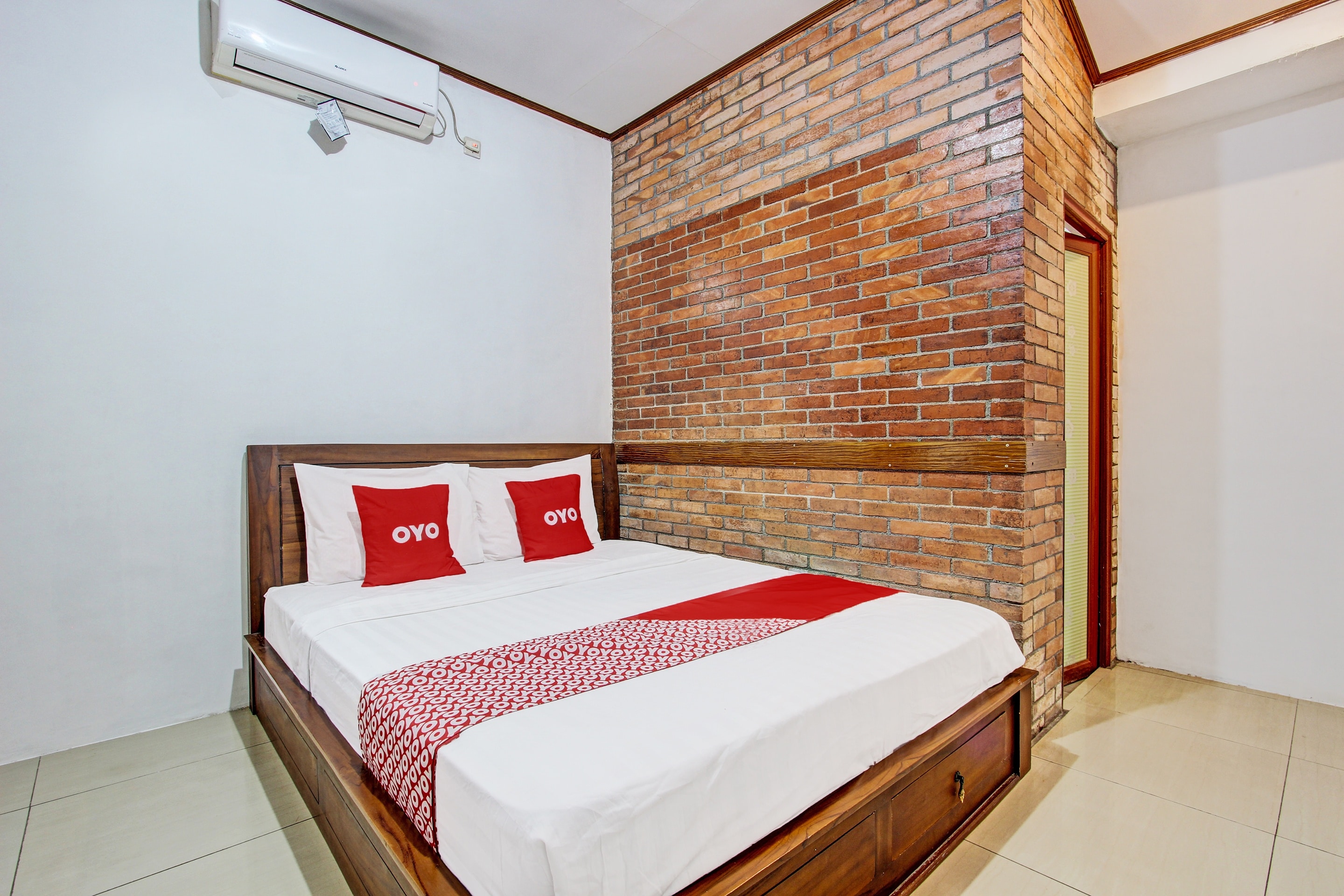 Hotel O Nayo Homestay Syariah - Tap to explore photos