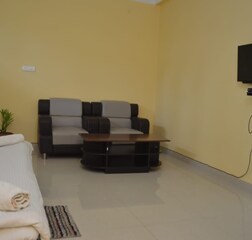 Deluxe Double Room (AC)