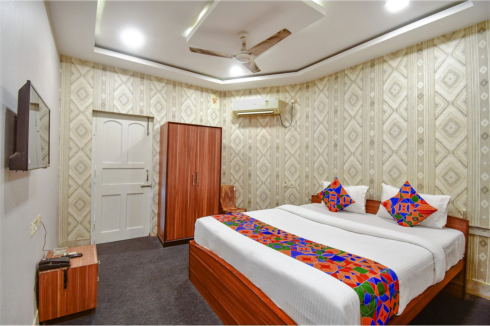 FabHotel Saltlake Regency - 1.4km from Anandlok Hospital - Tap to explore photos