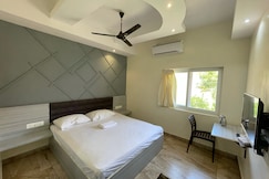 Hotel Grand LPM, Theni