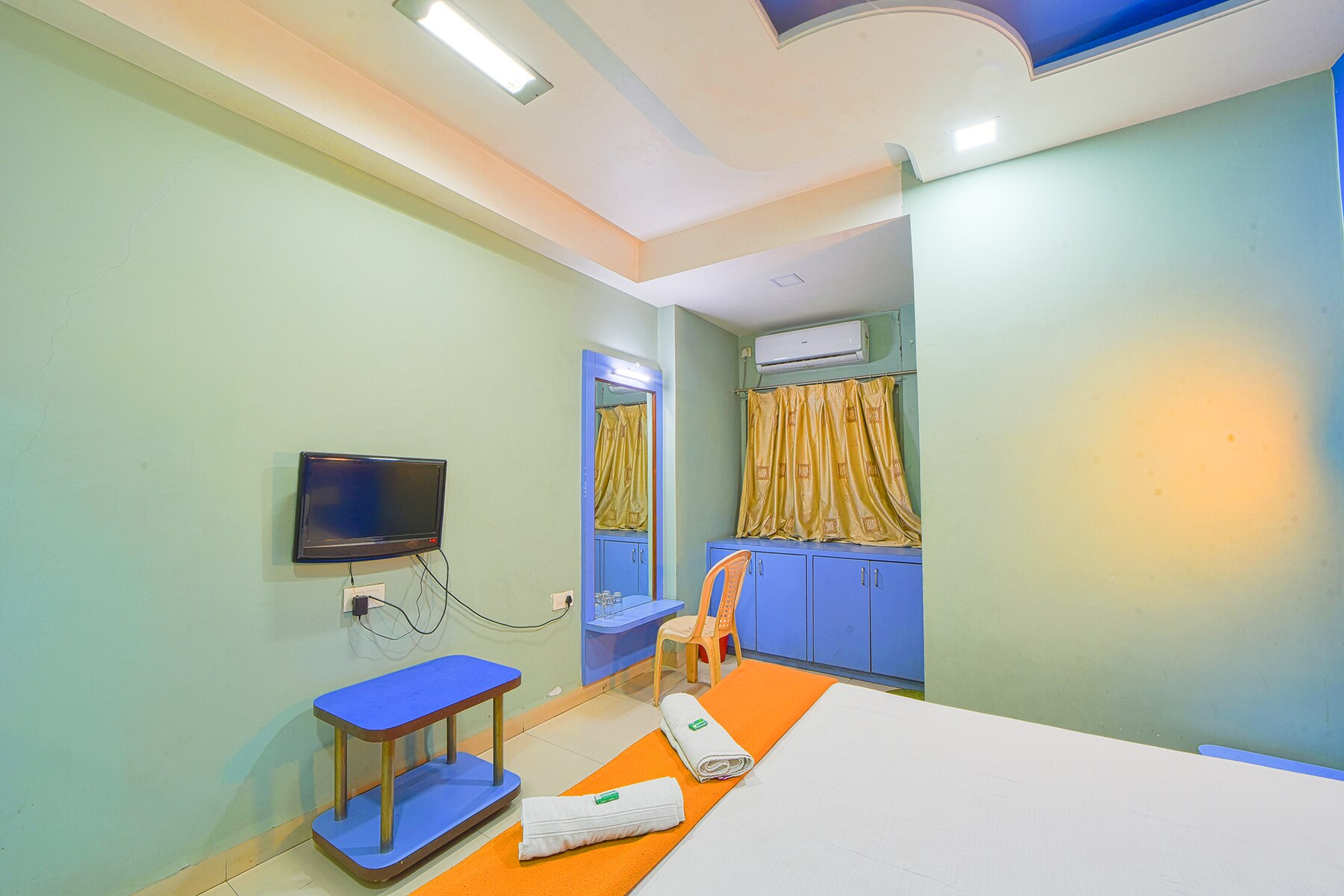 Hotel Radhika Deluxe