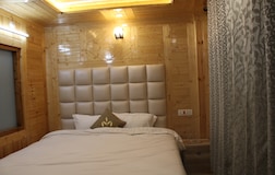 Luxury Room 1