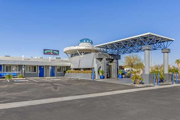 Best Western Space Age Lodge - Tap to explore photos