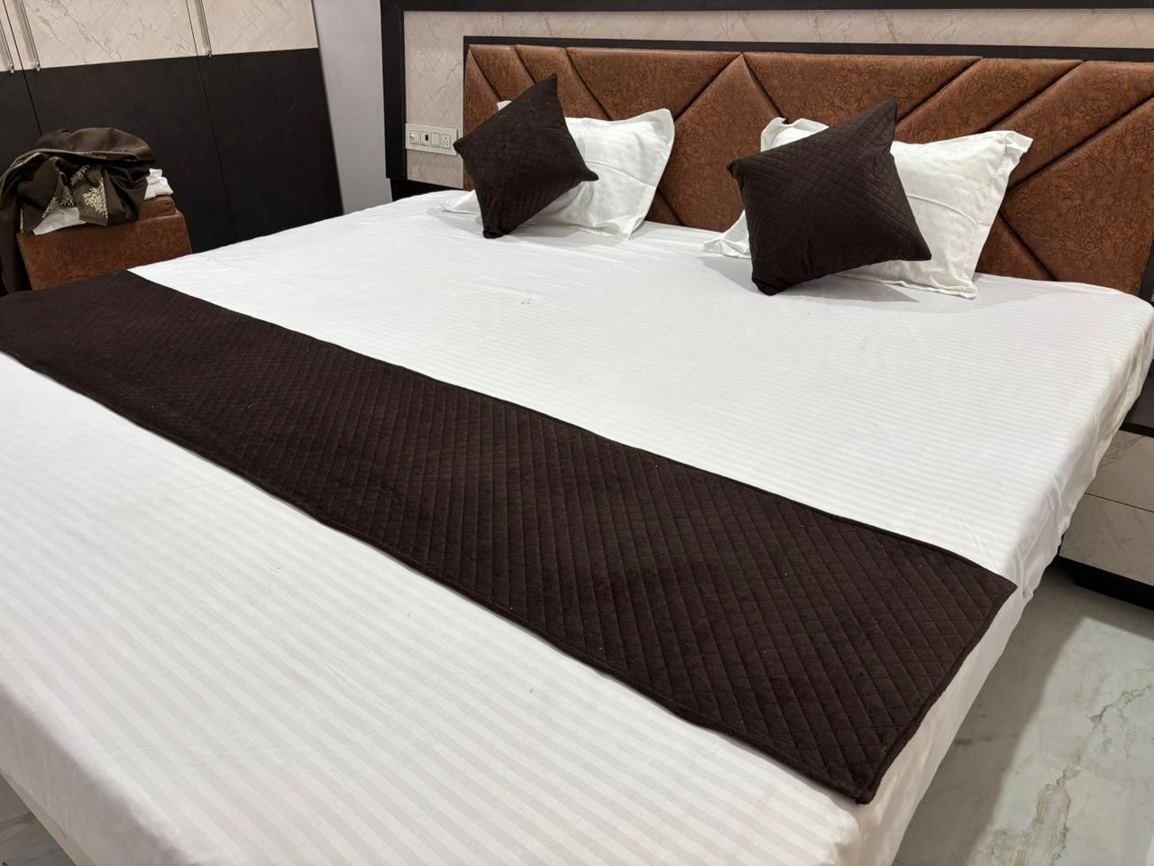 HOTEL SHREE ASHTVINAYAK GRAND - Tap to explore photos