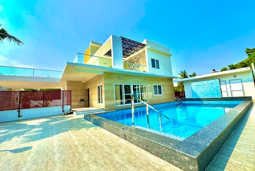 CINDRELLA BEACH HOUSE