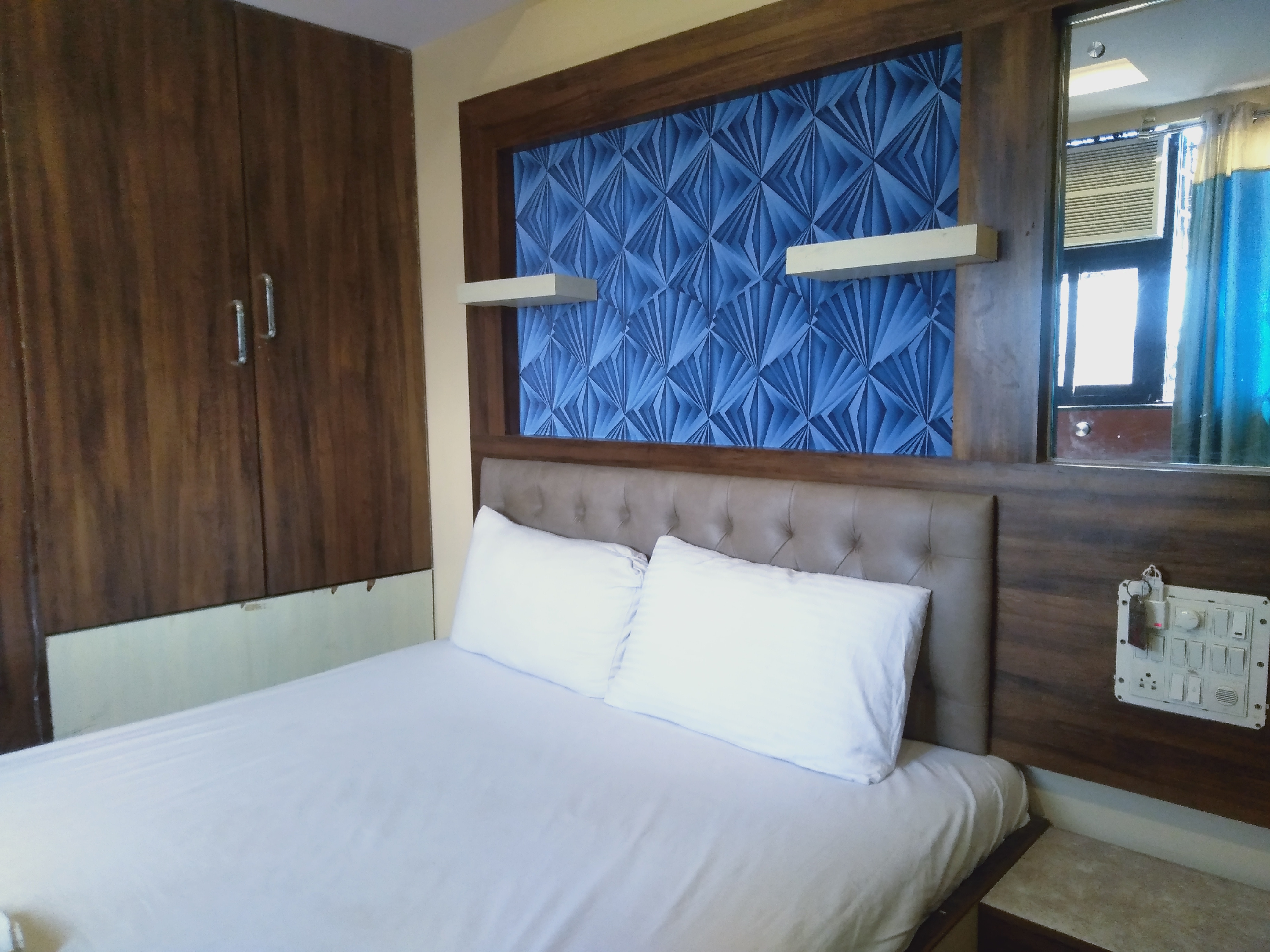Soni Punjab Guest House - Tap to explore photos