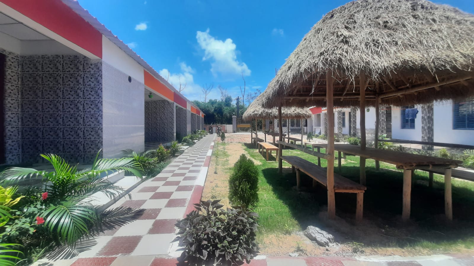 Aahar Guest House - Tap to explore photos