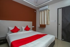 Hotel O Varcity Phi Premium Pavilion ,Above HDFC Bank ,Near Anjaneya Temple Madiwala, Hosur Main r, Bangalore