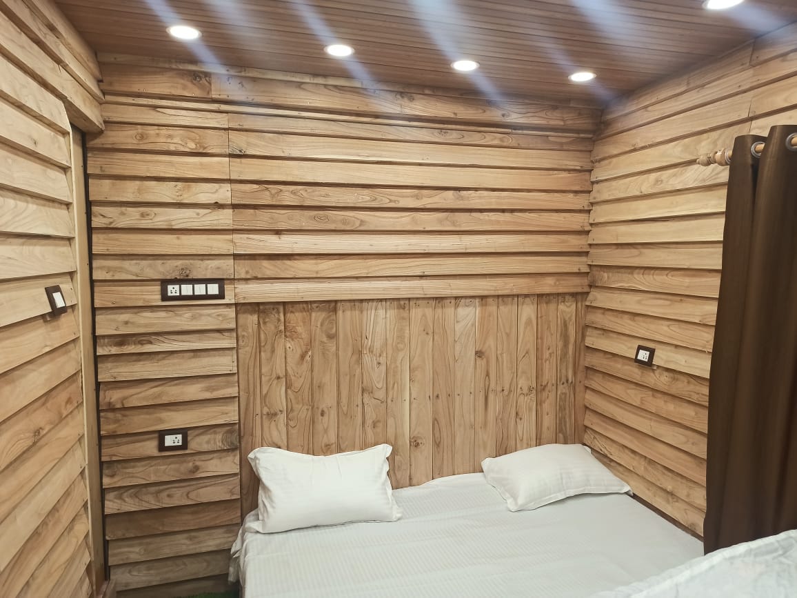Hotel Neem Baba - Tap to explore photos