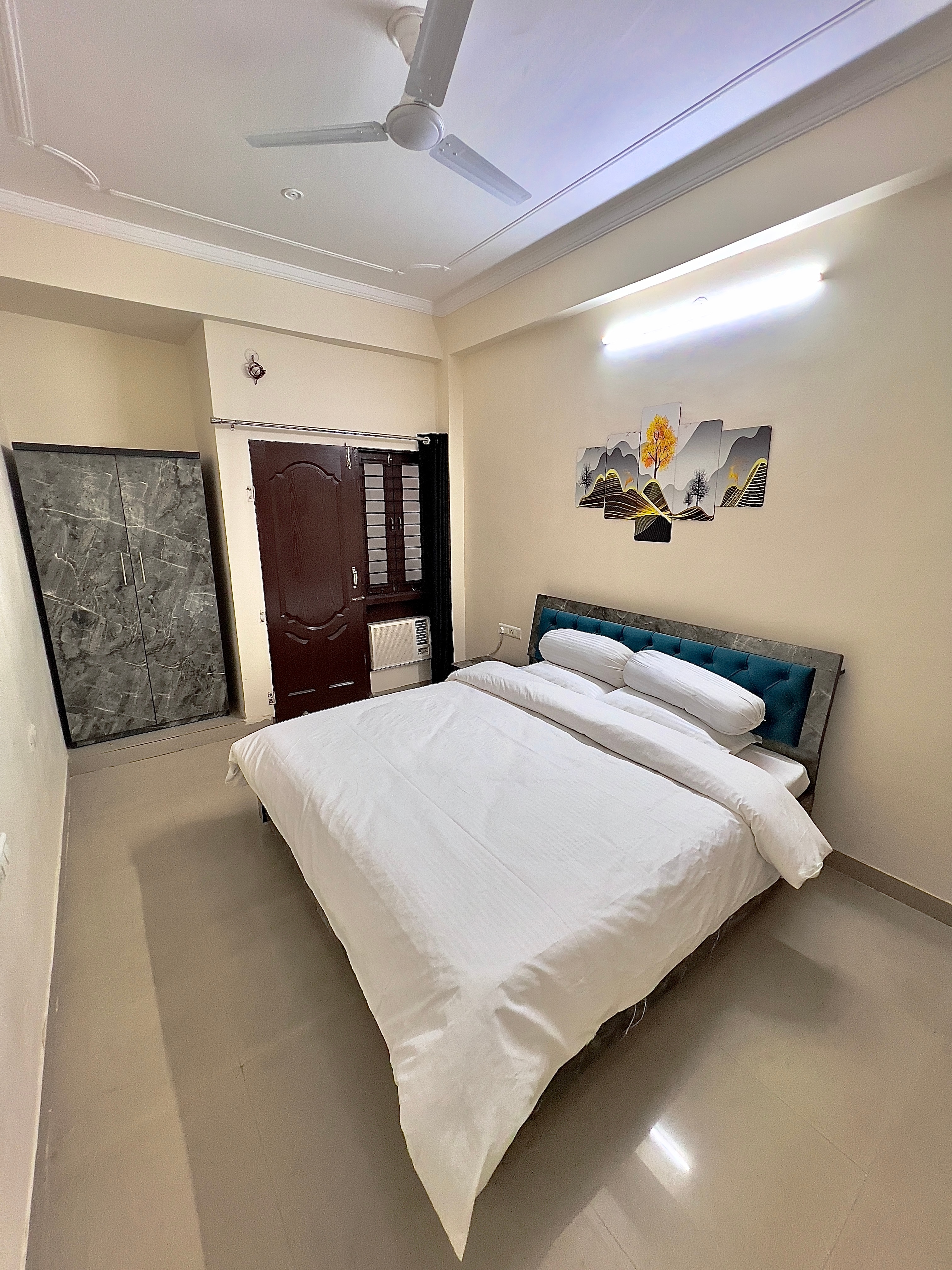 Bebo's Abode - Tap to explore photos