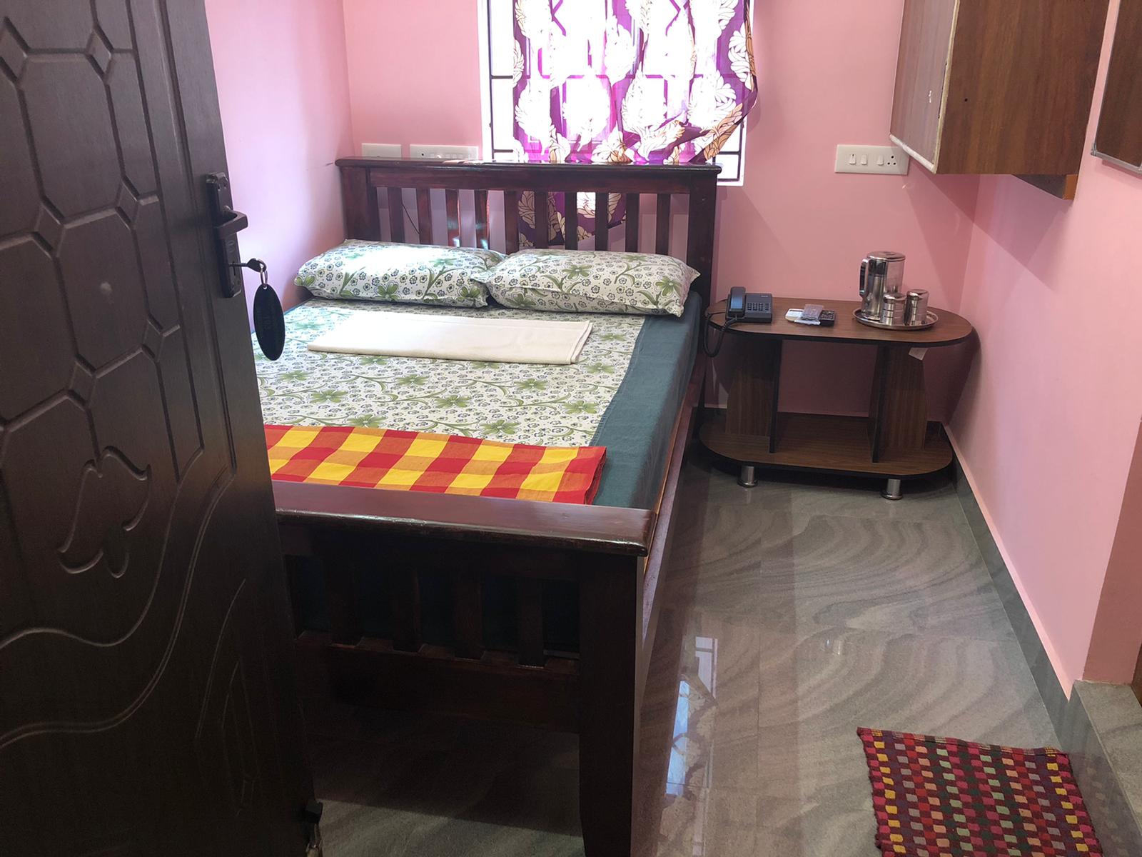Arasan Guest House - Tap to explore photos