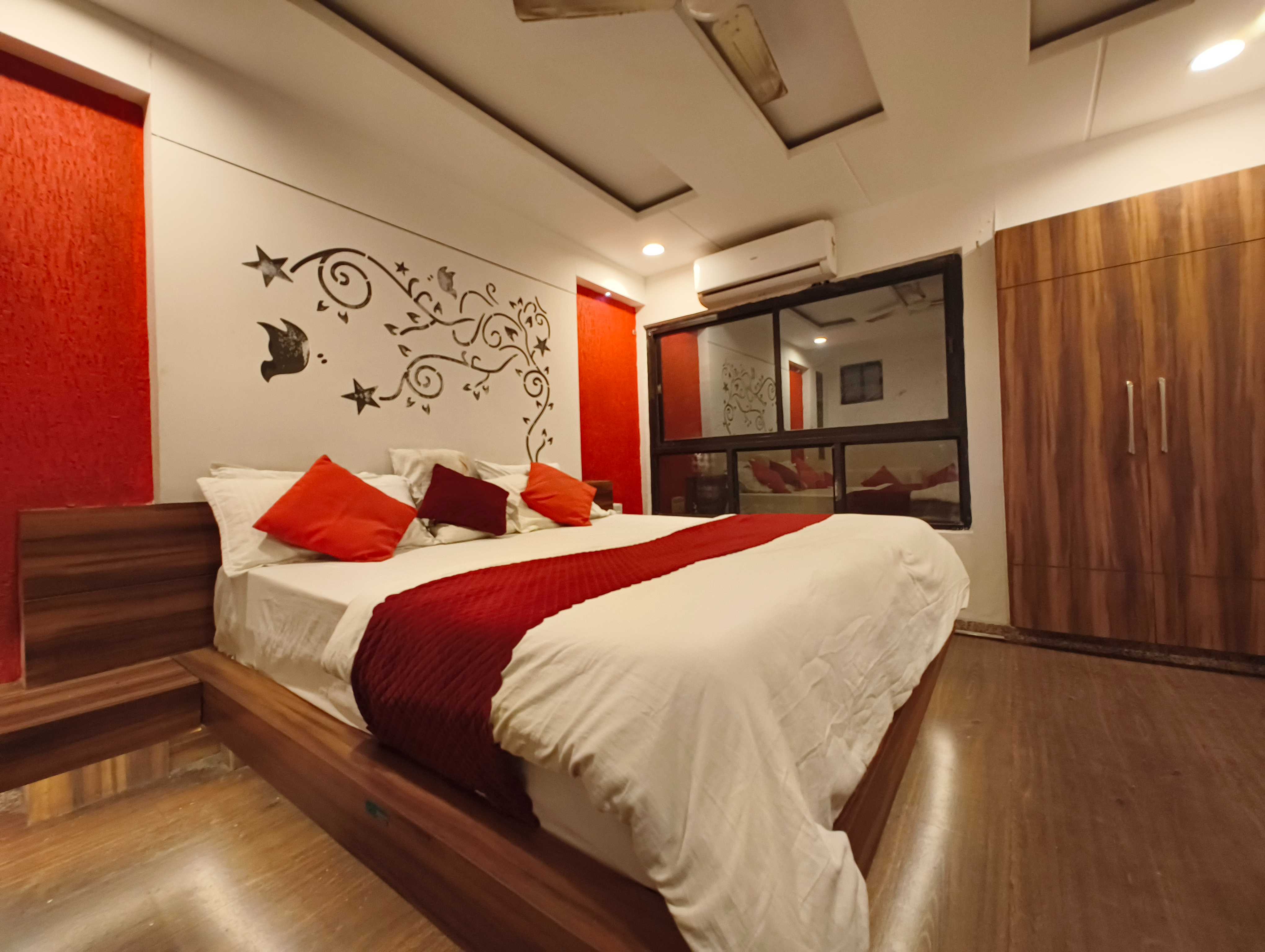 Hotel O Shyam Villa - Tap to explore photos