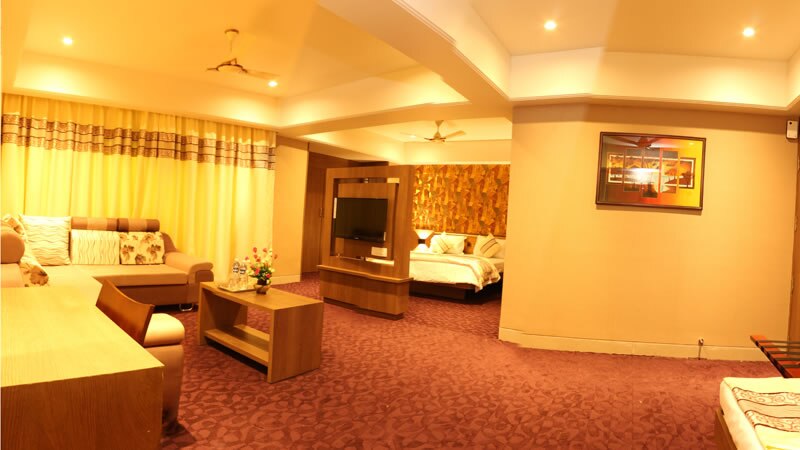 Club Suite Room 1