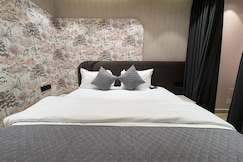 Lapstay EO806 - Luxurious Studio Apartment, Gurgaon