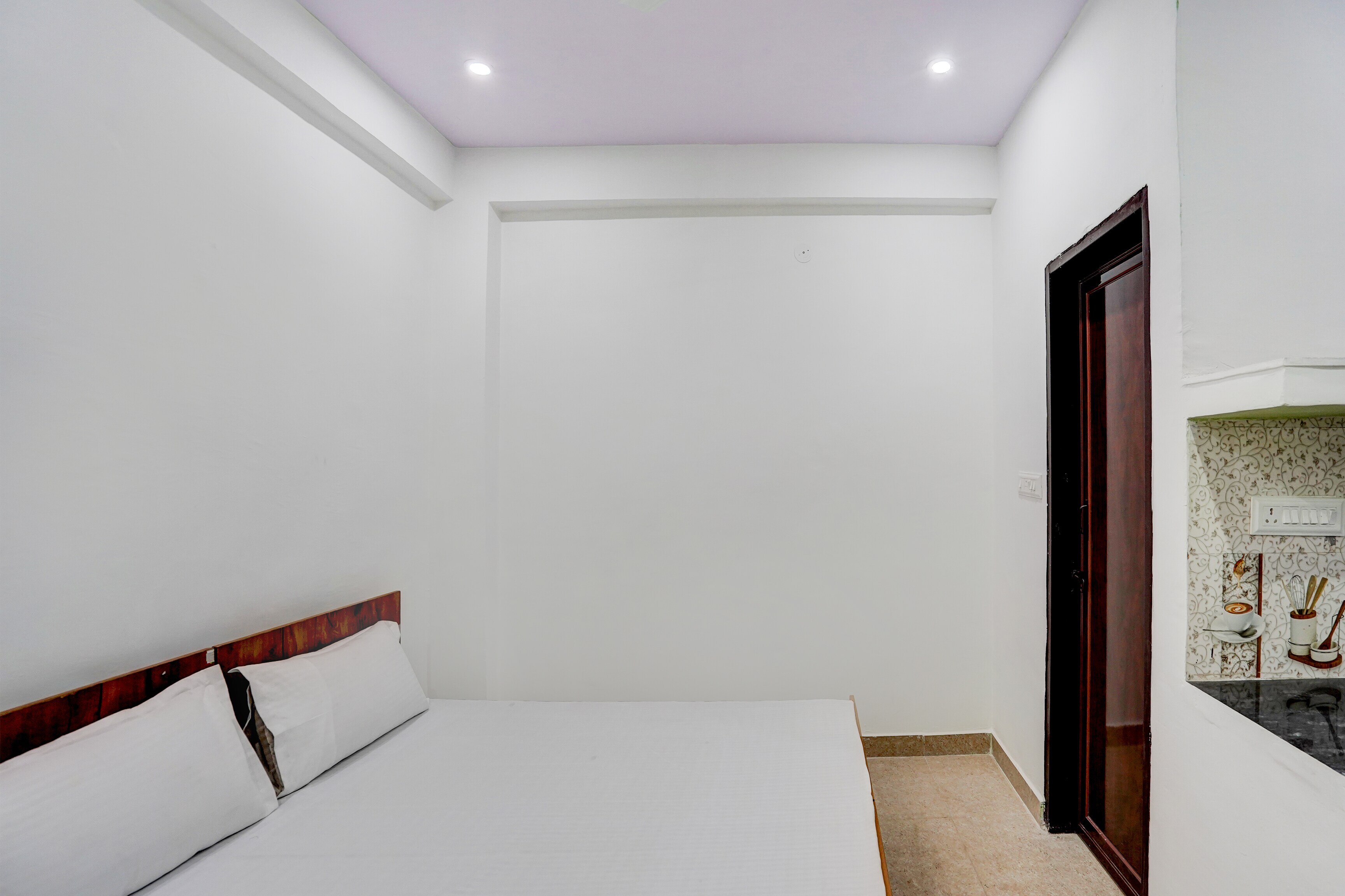 Hotel O Apno Ghar - Tap to explore photos