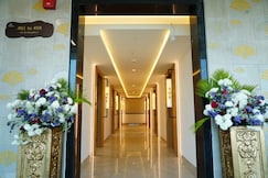 KR GRAND, Guntur