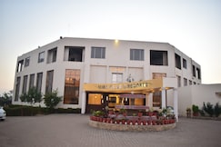 Uma Clubs and Resorts, Satna