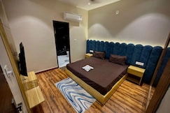 HOTEL GOLDEN CROWN, Khanna