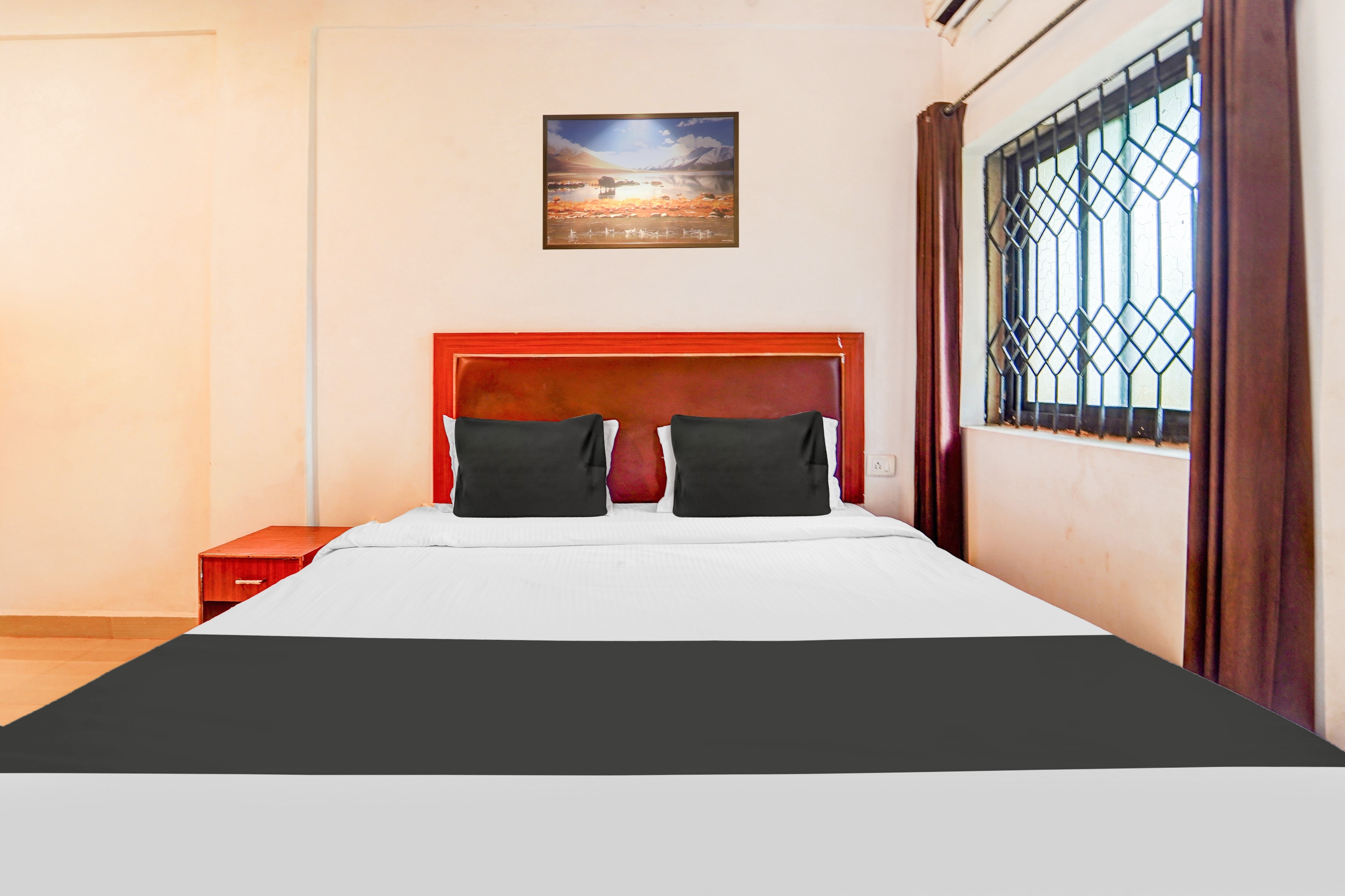 Collection O Fullmoon Guest House - Tap to explore photos