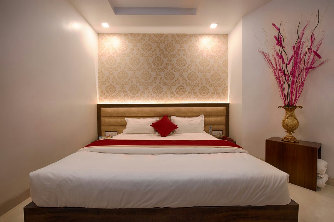 Hotel Ashirwad Inn - Tap to explore photos