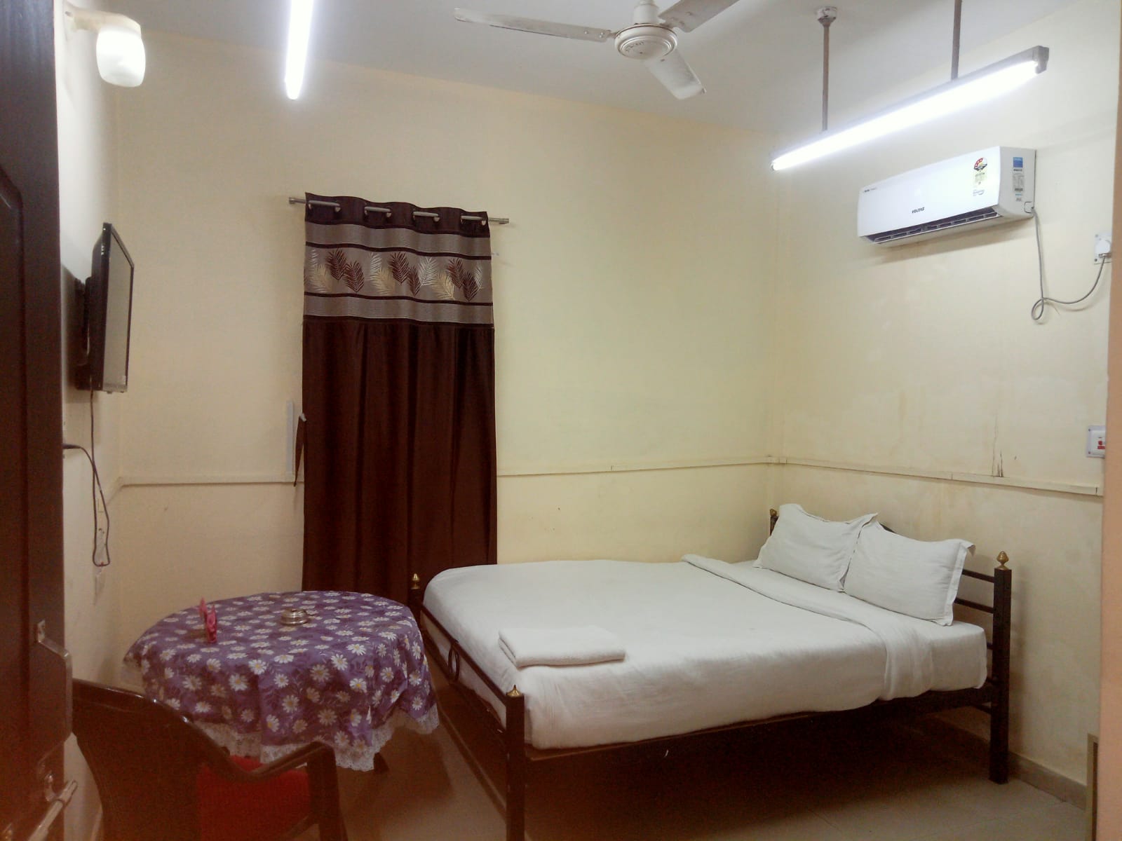 Hotel JMD International Dalkhola - Tap to explore photos
