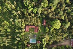 Coffee Breeze Homestay by Dazzle Destinations | Swimming Pool and Simple Rooms, Chikmagalur