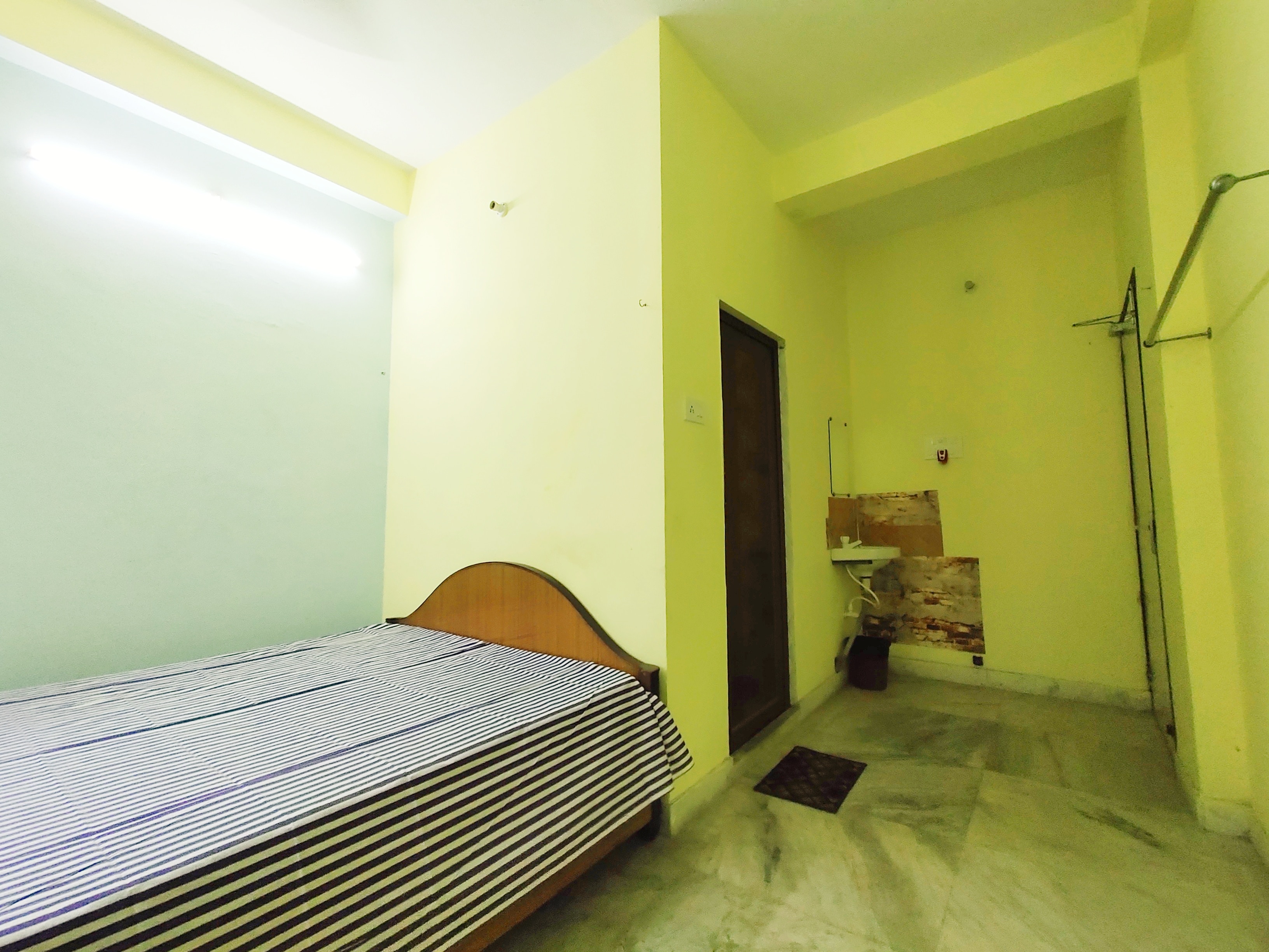 amar priya guest house - Tap to explore photos