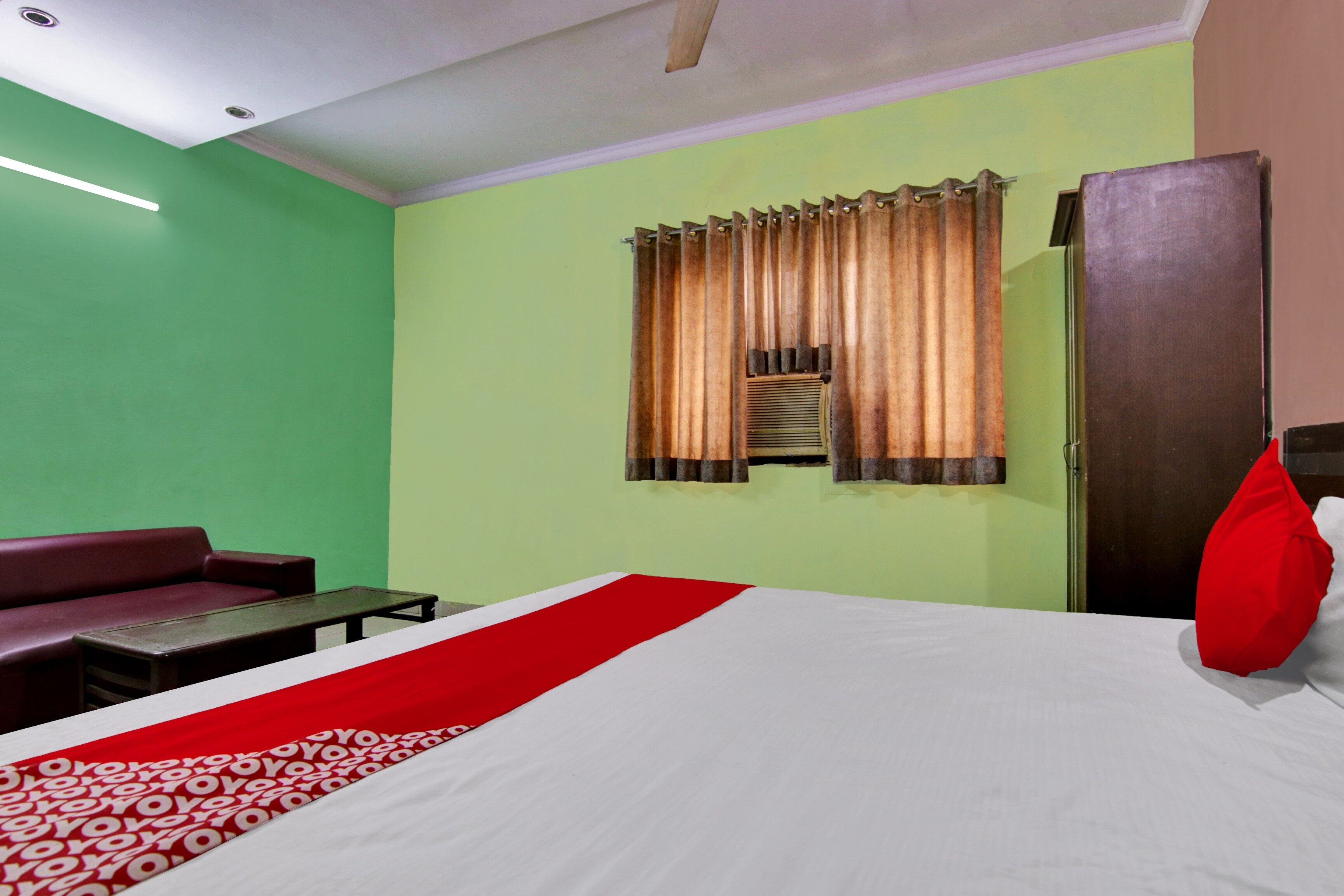 Hotel O 811671 Hotel Swagat Dx - Tap to explore photos