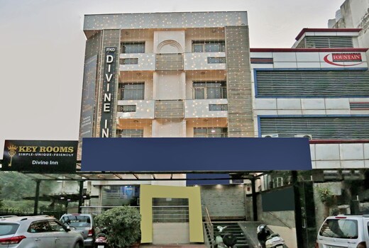 Super Collection O Divine Inn