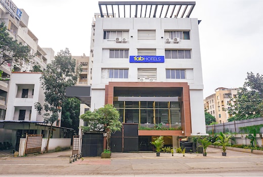 FabHotel Vardhan Plaza
