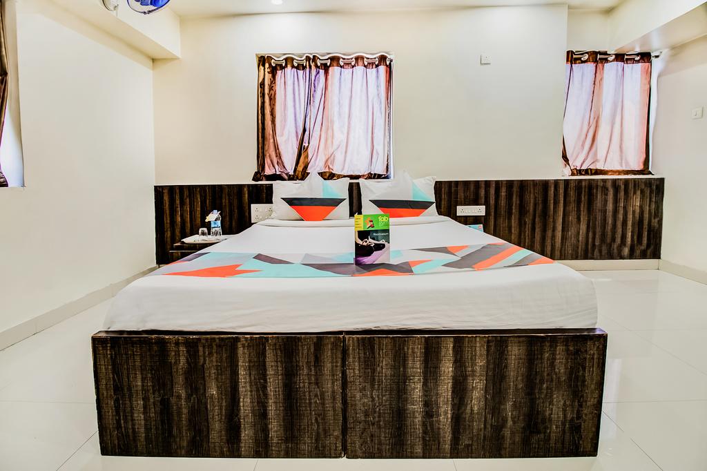 Hotel Royal Inn Baner - Tap to explore photos