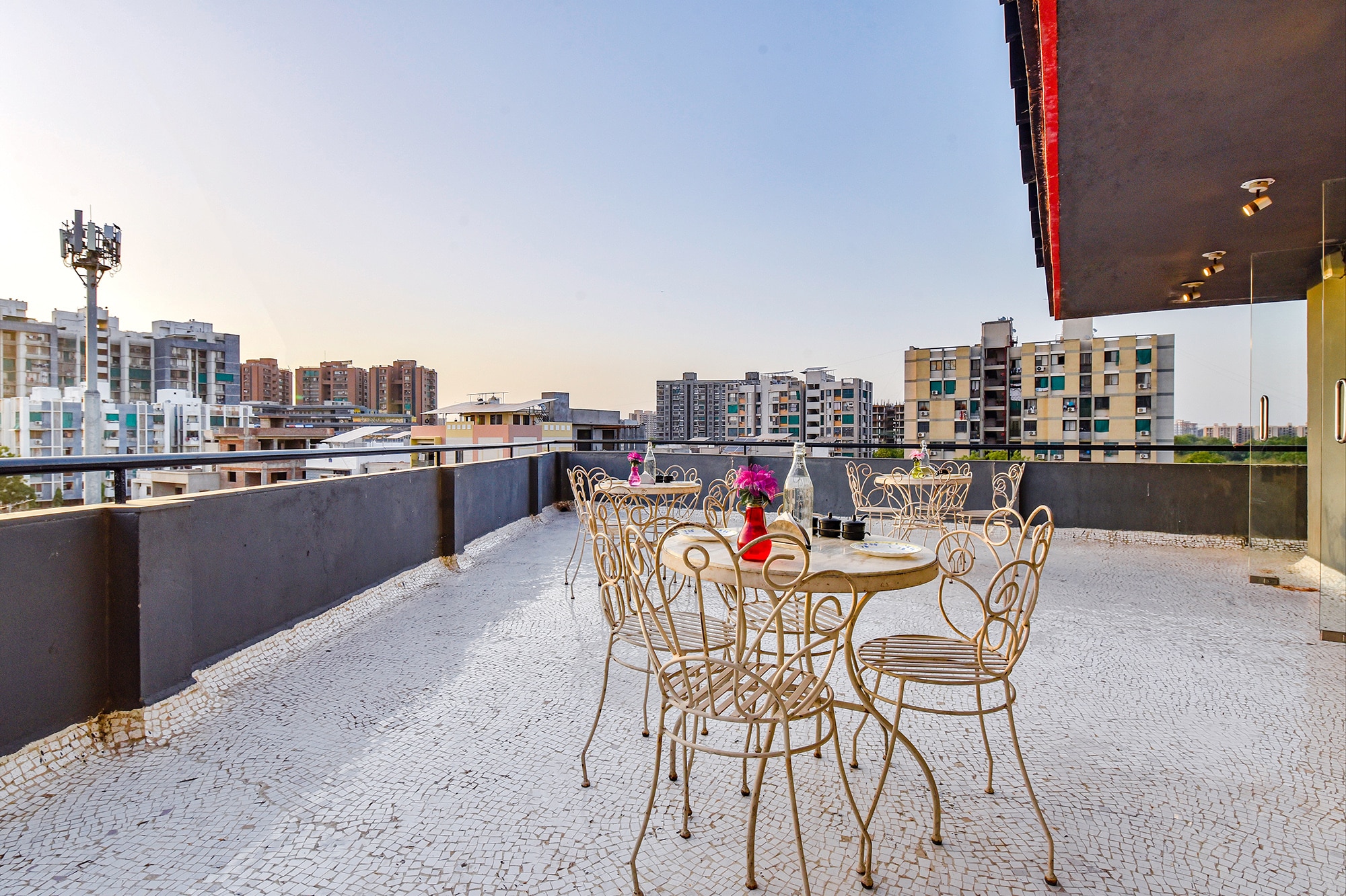 FabHotel NY Townhouse - Tap to explore photos