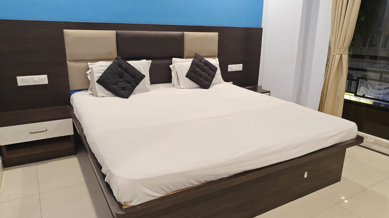 HOTEL TARA, 400mtrs From Puri Railway Station - Tap to explore photos