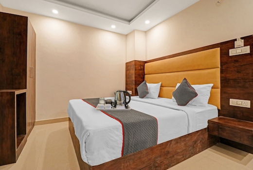 OYO 84125 Hotel Tark Inn