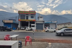 Hotel Royal Galaxy, Kanatal